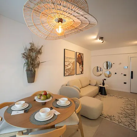 Cosmic Odyssey Free-pool-spa-playground Apartment *